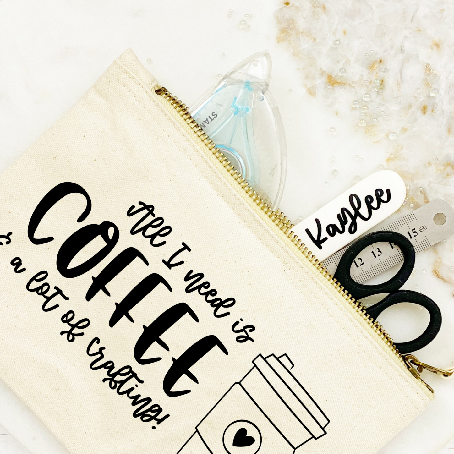 "All I Need Is Coffee & A Lot Of Crafting" Etui